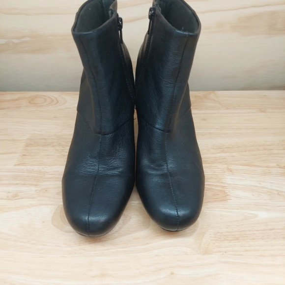 Clarks size 9 ankle zip block heel boots booties black leather - Picture 5 of 14